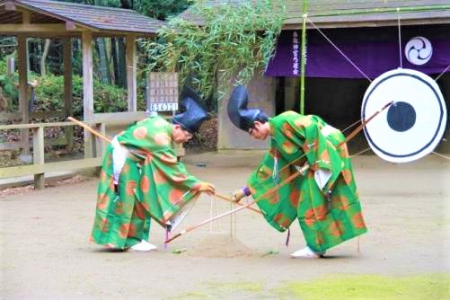 香取1697-1） 香取神宮の祭神・経津主大神が国を平定した際、最後まで抵抗した”星の神“を名乗る香々背男の神を武力で討伐したという言い伝えから由来しています。 ■開催日：2022年1月16日