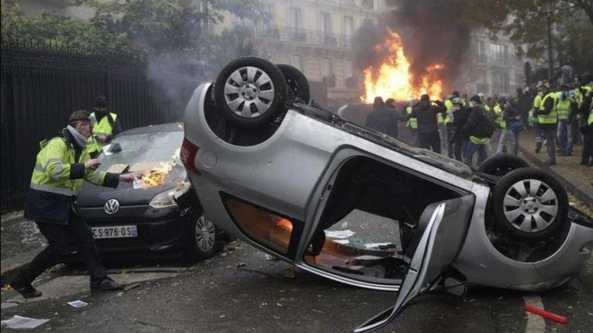 Quelques photos de l’époque où vous étiez ministre de l’intérieur pour que chacun se souvienne de quel côté est la chienlit.