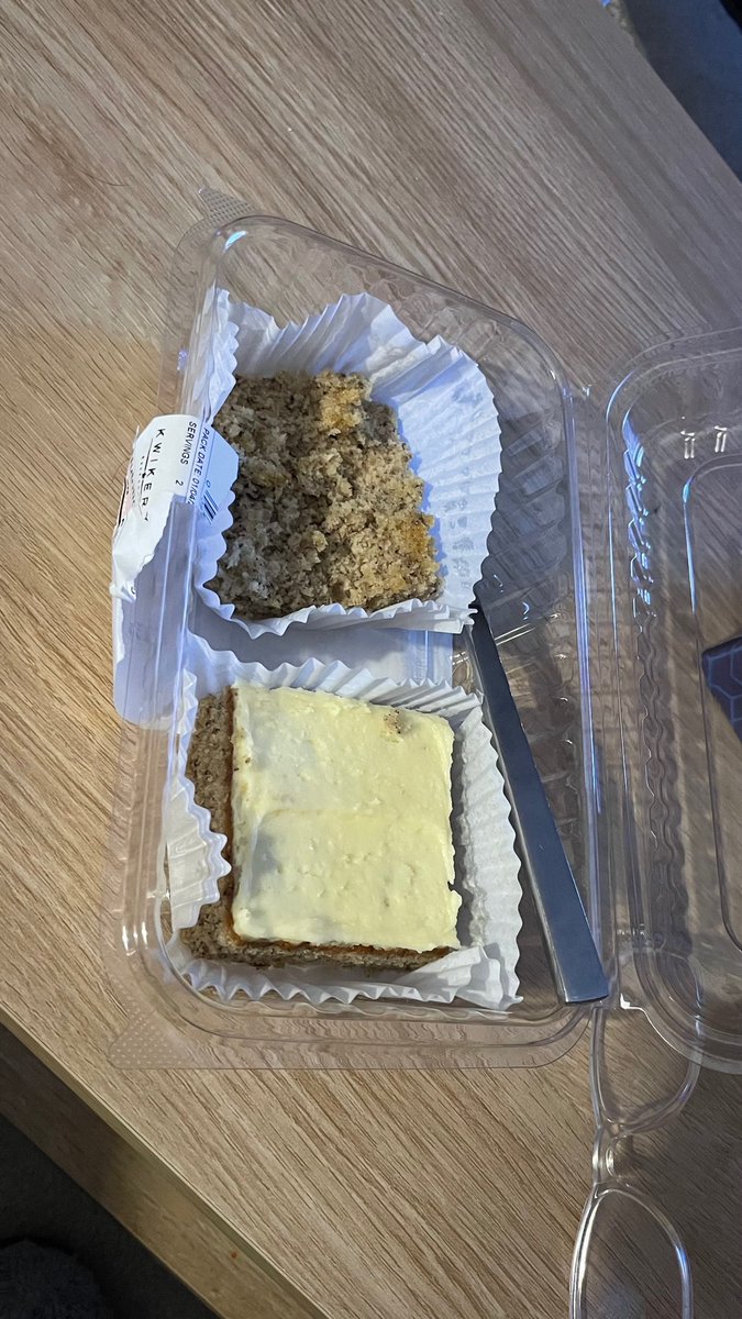 kara_beara_'s tweet photo. @KwikTrip the frosting on the Banana Cake Bars is getting thinner by the day. Take me back to the days of thick frosting so I can eat the whole bar again👌🏻 https://t.co/n04sbwhnsg