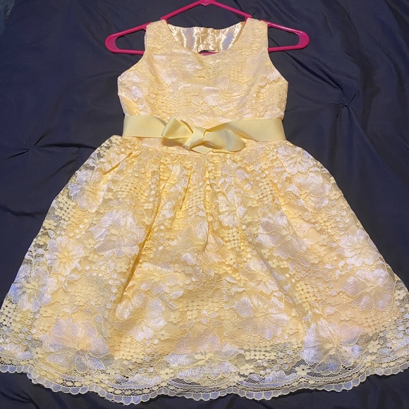 oblivionbliss23's tweet photo. So good I had to share! Check out all the items I'm loving on @Poshmarkapp #poshmark #fashion #style #shopmycloset #thechildrensplace #carters: https://t.co/nX7ZqbFvZS https://t.co/GDLUtUlnWu