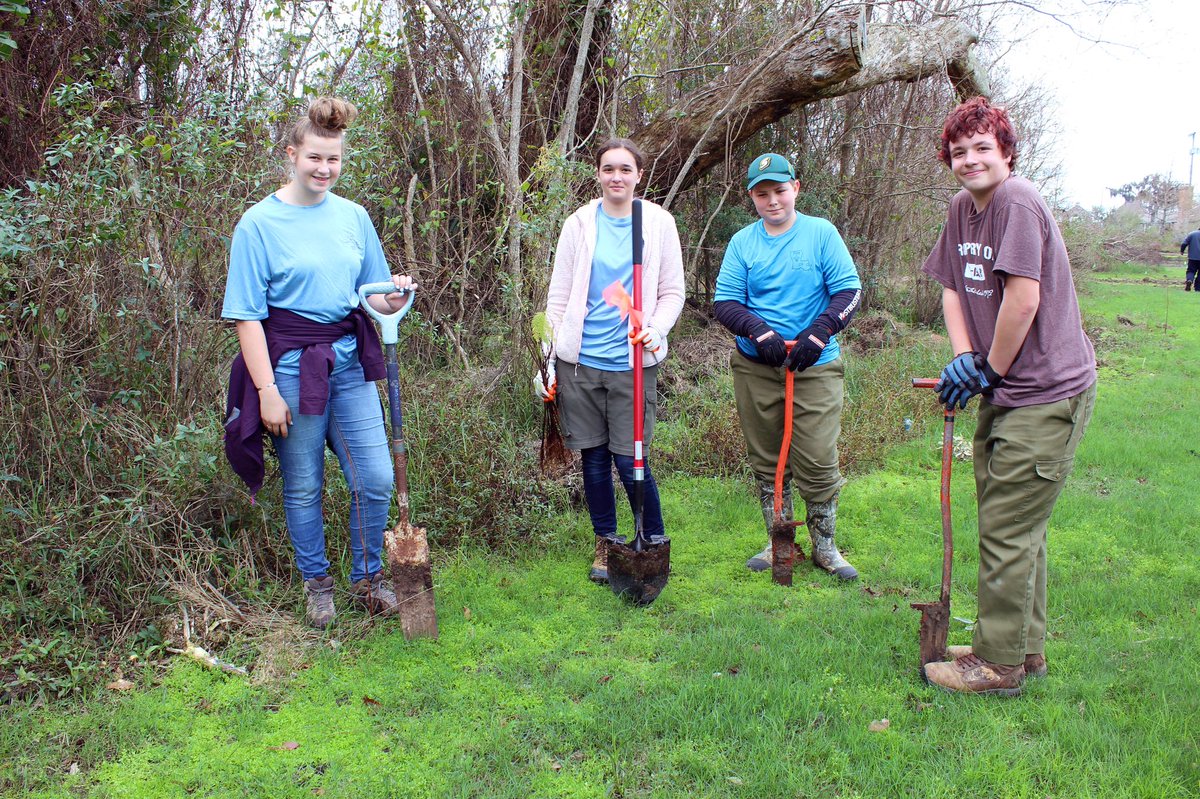 LAStateParks's tweet photo. Volunteers planted more than 400 cypress ๐ณseedlings at Fontainebleau State Park in Mandeville today as part of a continued reforestation effort in the parkโฆRead more https://t.co/FUWSupoMdq
#VoluneteerLouisiana
#LaStateParks https://t.co/mKsI3JoF5E