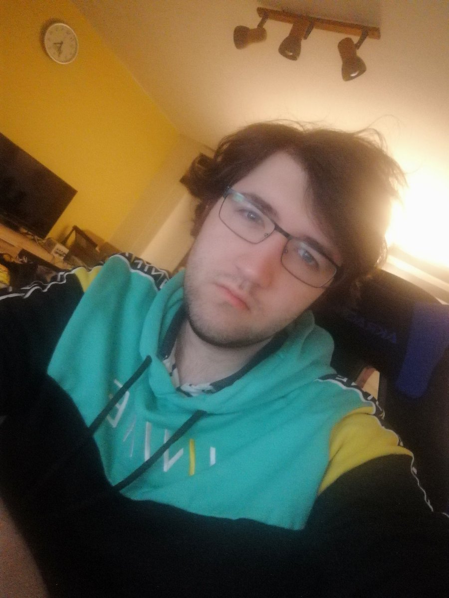 xxposeidon2's tweet photo. Kaffee + VININE HOODIE + 5 UHR= 10/0 Placements
#Mentalreset #StayFocused #FullTryhard https://t.co/tCoDsBLmCe