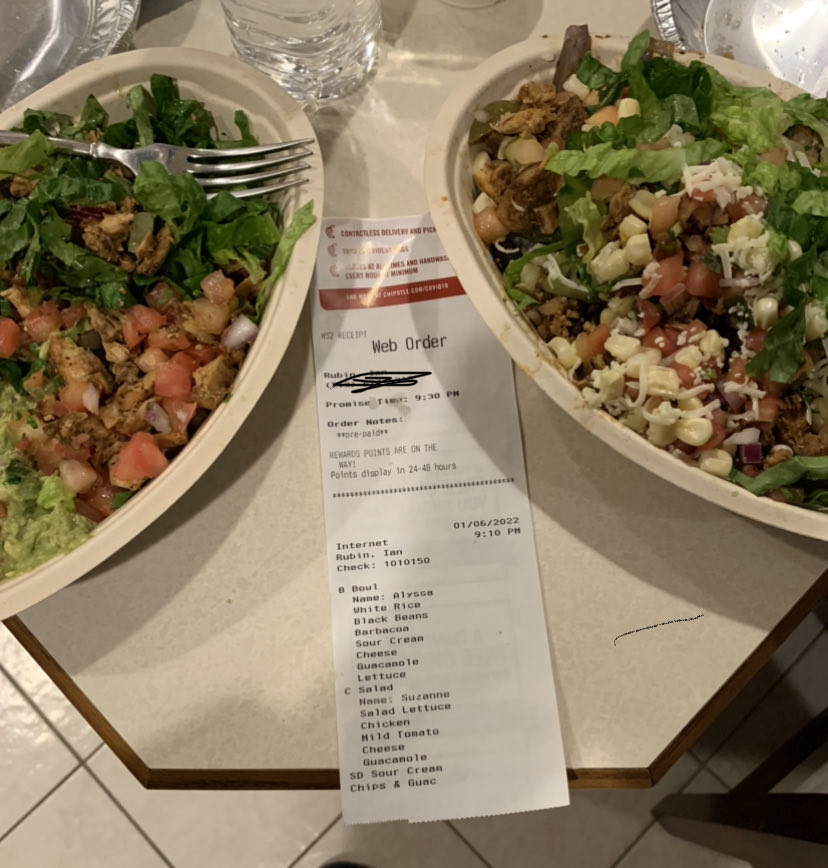 irubin27's tweet image. ⁦@ChipotleTweets⁩ whoops they did it again!!!   Completely wrong bowls.  So frustrating.  Driving back 9:40pm to get the correct food and supposedly the label machine is still broken!!!  Valparaiso, IN.