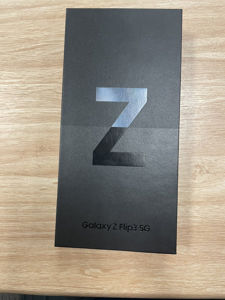 DHBC_ATL's tweet photo. Brand new Samsung flip z 3 5G. $700 never used. AT&amp;T service. Any takers? https://t.co/7q64uEWNBZ