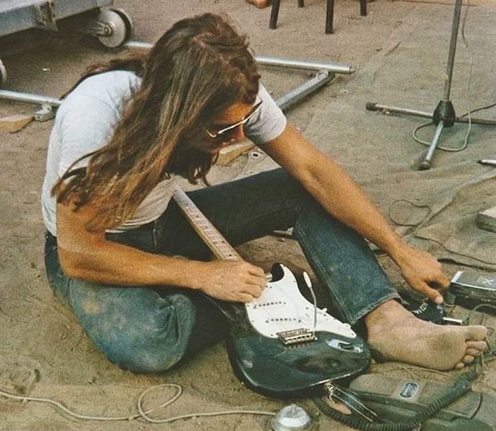 crockpics's tweet image. David Gilmour at Pompeii