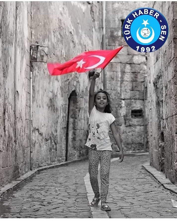 Allahım; vatanımızı, milletimizi her türlü felaketten, beladan koru. Birliğimizi, dirliğimizi ve beraberliğimizi bozmaya çalışanlara fırsat verme.. Cuma'mız mübarek olsun.