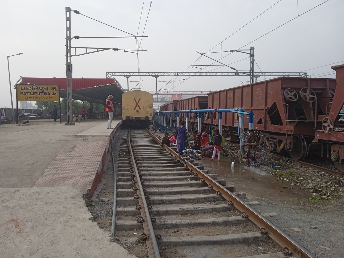 1325Prem's tweet photo. @DrmDnr this is situation at ppta yard, an accident can happens any time.।।। https://t.co/icObpE02n0