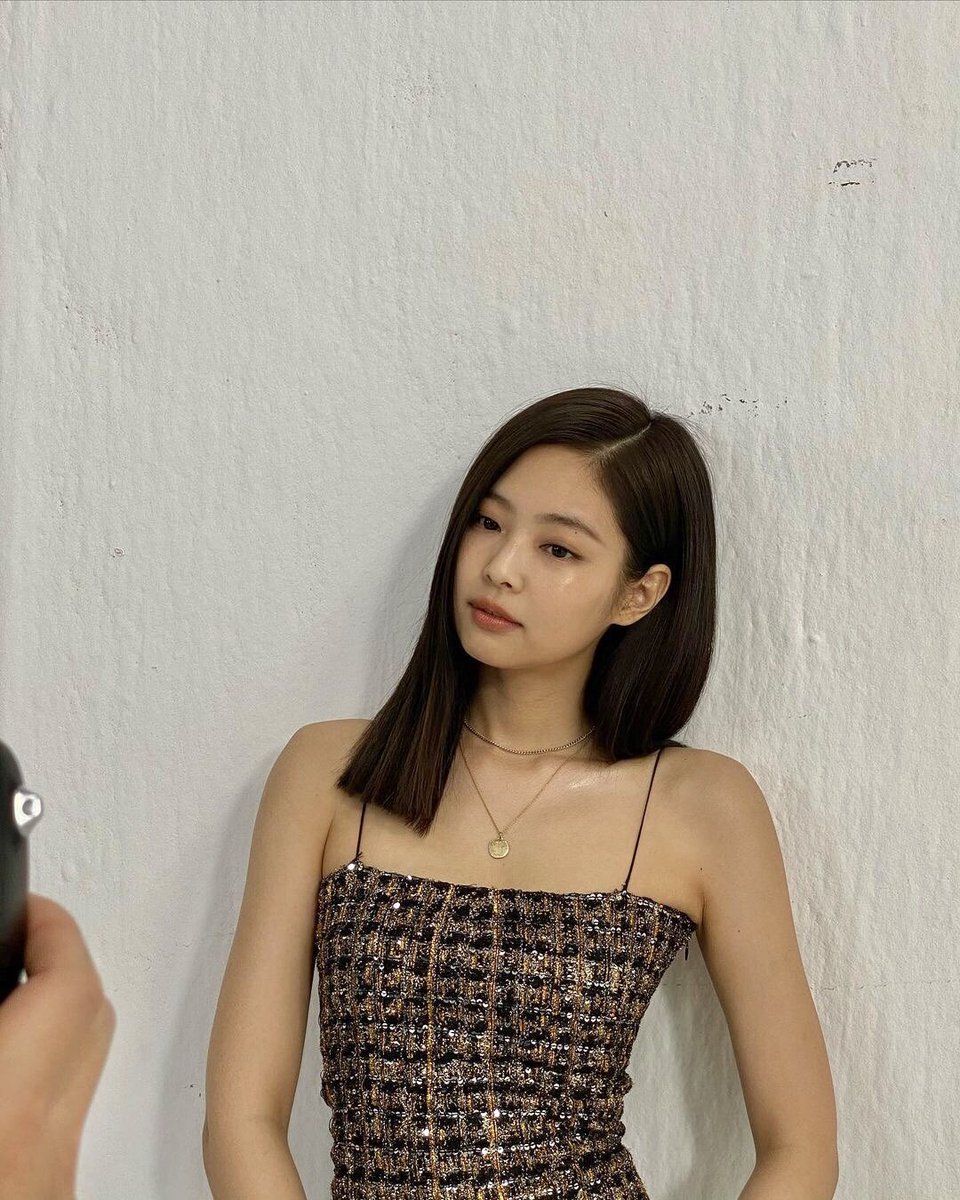 jennie kim is so ethereal