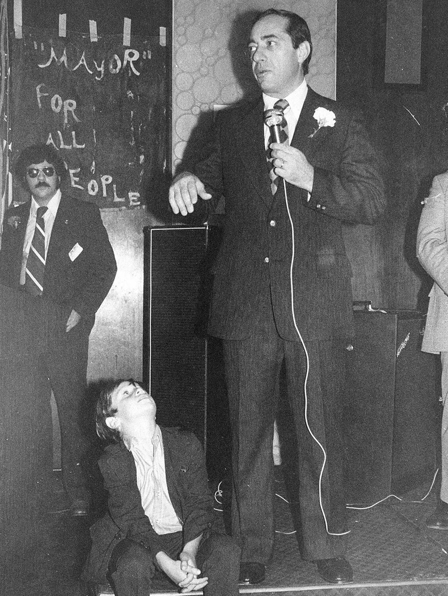 andrew_governor's tweet image. Love is taught, love is learned. #ListenToTheWiseMan #WriteHimIn