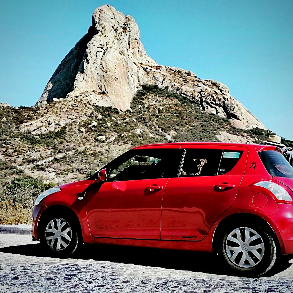 BushidoSuzukiMx's tweet photo. 🔰⛰️😎
Y seguimos más fuertes que una roca, un nuevo inicio con una familia renovada.
Y nuestro amigo y miembro @swift_25gls lo sabe y muestra orgulloso su gran #swift compañero incansable que lo acompaña día a día como solo un @suzuki_mex puede
#zc82s
#swiftfans
#picinthenature https://t.co/WnwrHvCYml
