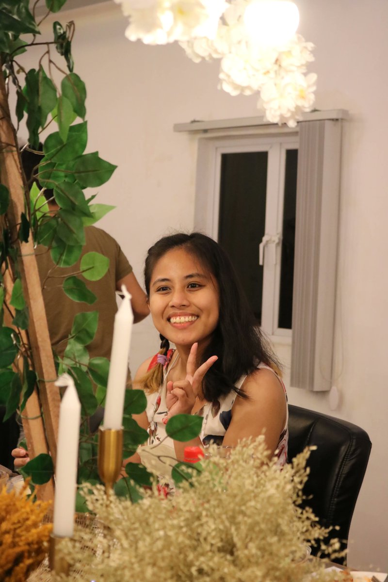 ThisIsBloop's tweet photo. You know when it's FRIYAY! ✌️ https://t.co/sH6uknh7Hu