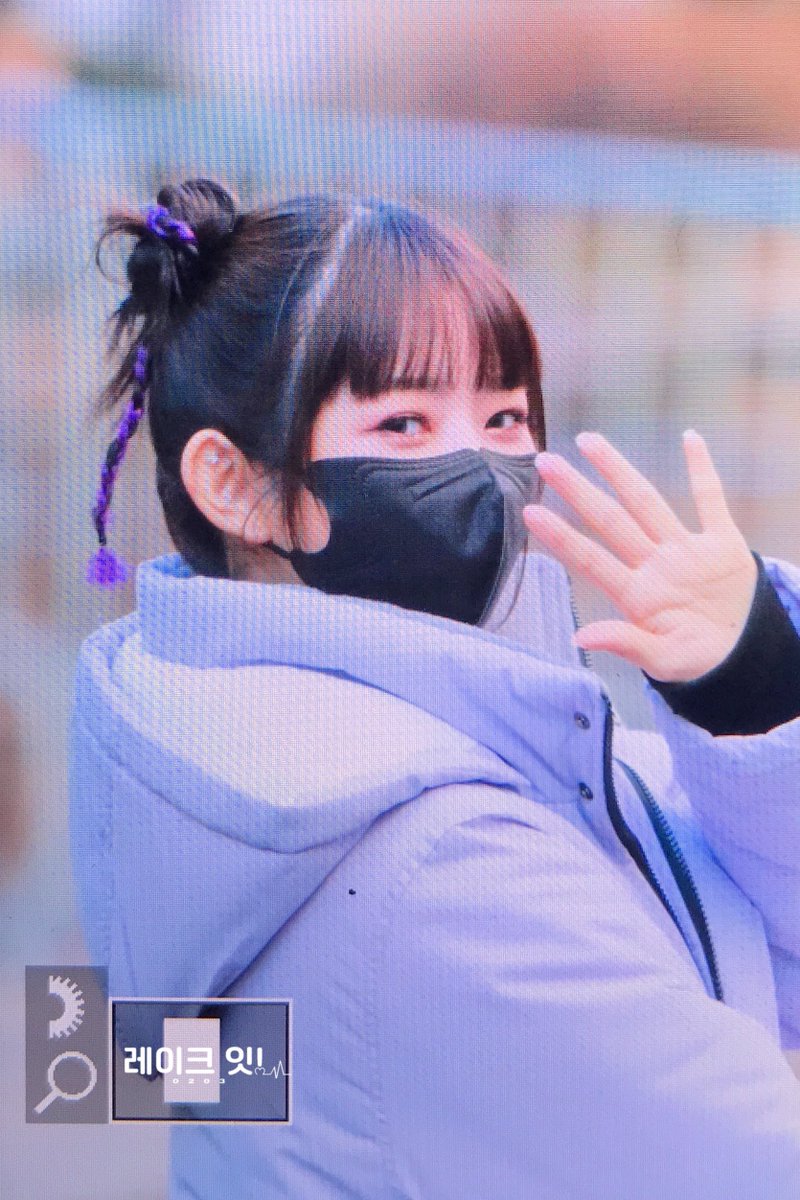 reike_it's tweet photo. [PRE]  220107 👋🏻💜

#아이브 #IVE #레이 #REI #レイ https://t.co/TQSLoVCqip