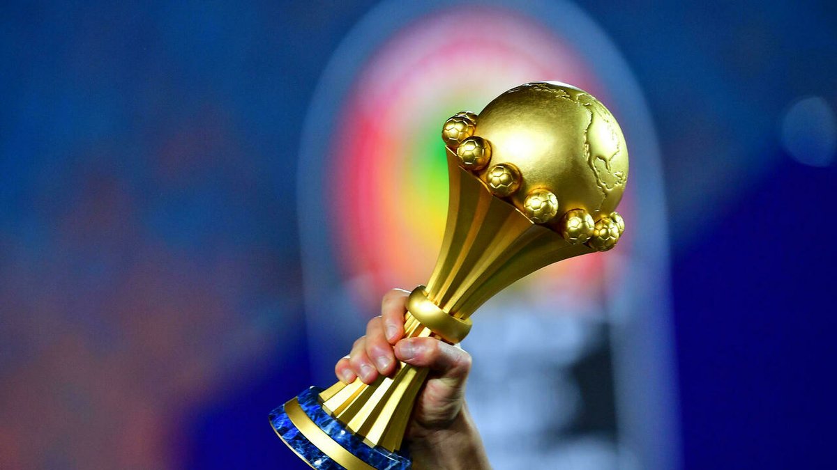 Football: la CAN 2022 critiquée en Europe mais nécessaire en Afrique rfi.my/83jX.t