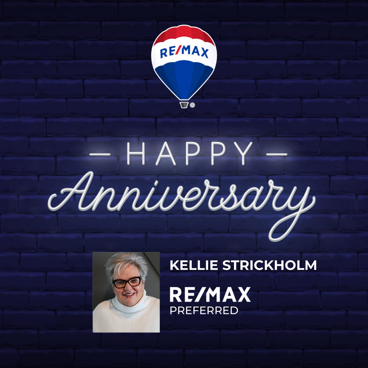 sellsiouxcity's tweet photo. Happy One Year Anniversary to our very own Kellie Strickholm! Passion for your work, care for your clients, and industry knowledge shines through everyday. The @remax team appreciates you. Cheers to many more! #remax #anniversary #clientfocused #siouxcity #remaxpreferred https://t.co/SDLjVoCqB2