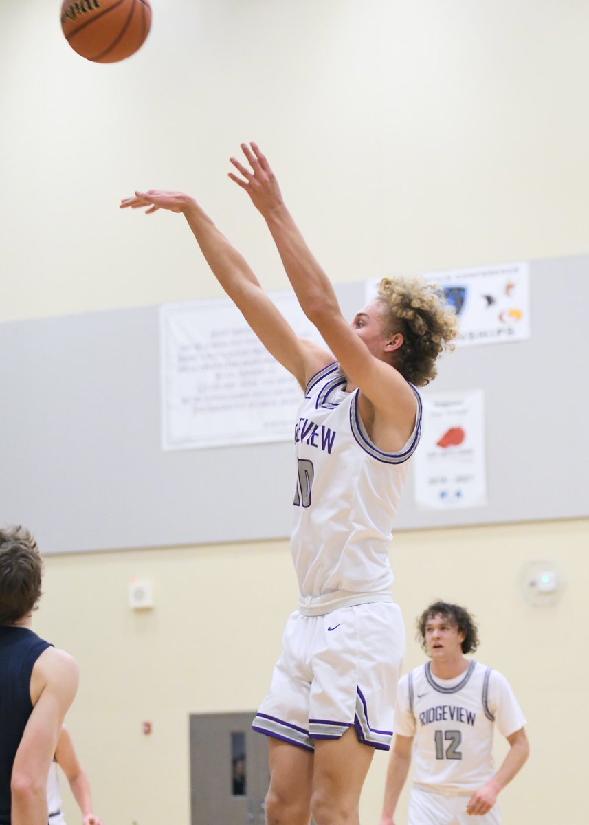 <a href="/AidanBrenneman/">Aidan Brenneman</a> nice pass to Chastain for 3…