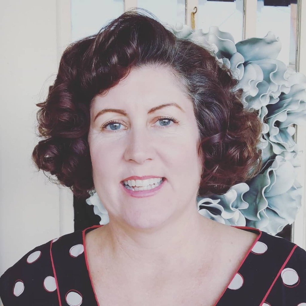 Tamfrancis's tweet photo. Good hair day. Working on my #marilynmonroe hair. Going for a cut next week. I'm thinking I might like to try pink or purple hair? What do you think?
#vintagelifestyle #vintagehair #1940s #1950s #vintage #vintagestyle #retro #marilynhair #hairstyles #hairdo #hotrollers โฆ https://t.co/9heZvscPld