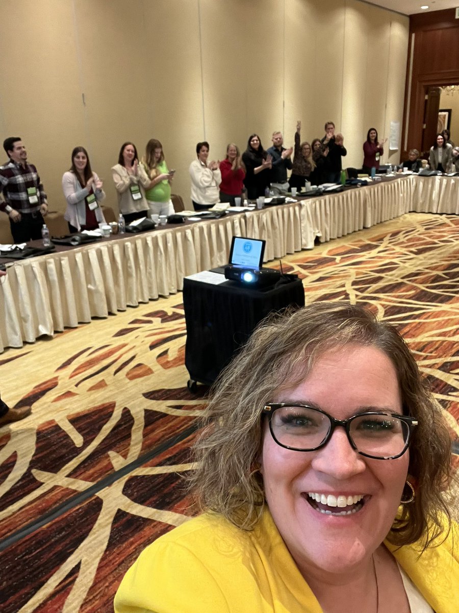 speakmichelle's tweet photo. Thrilled to be speaking @pawTree Legacy Leadership event this week. Yesterday I spoke to the top earners. Tomorrow I speak to all of their leaders. 2022 is going to rock! #ownit #pawtree #petlovers https://t.co/hNdJLDoYbk