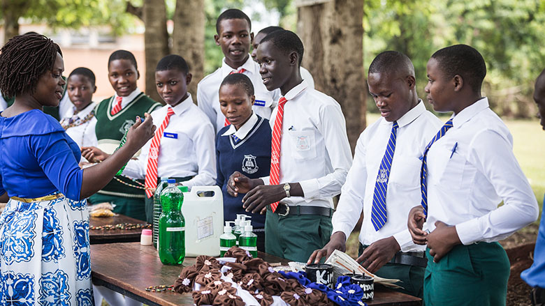 hot100_ug's tweet photo. #OnThaStrip-GOV'T STOPS MANDATORY COVID TESTING OF LEARNERS!
the Health ministry clarified yesterday that schools should put in place systems to monitor and isolate symptomatic cases and report them to the nearest facility
Yo Thoughts? @byg_kahuna @DrHilaryOkello https://t.co/loyh9EiL07