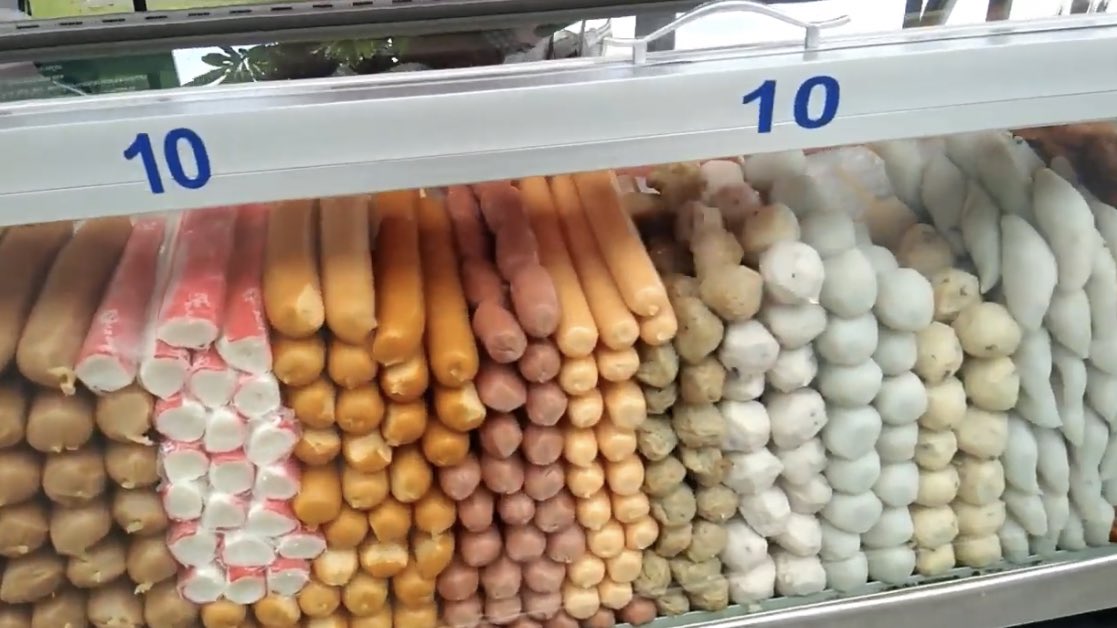 L O L A tweet media