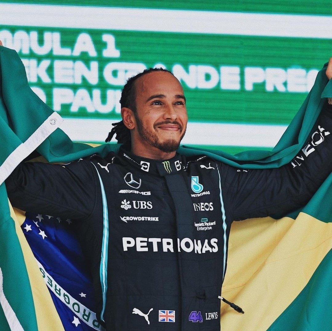  Happy birthday Sir Lewis Hamilton    