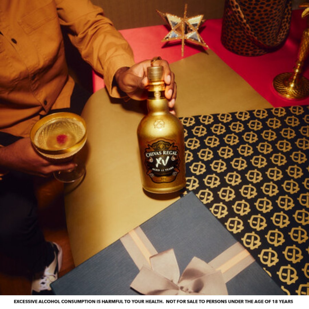 ChivasRegal_KE's tweet photo. Anyone still unwrapping their Christmas gifts? #BreakTheAverage https://t.co/w3JgyCdgDa