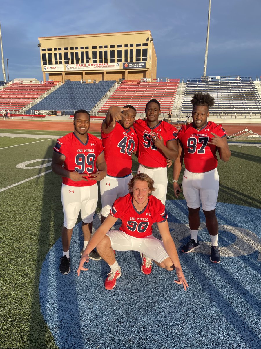 CoachSmith91's tweet photo. Special group of young man. #TTG #DL_Factory https://t.co/GoXZbrwcrI