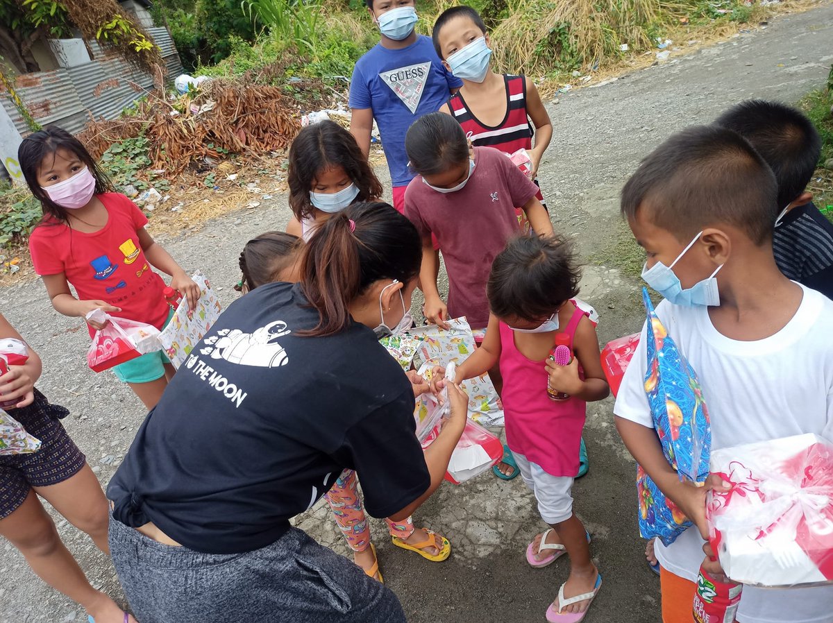 Smartalecc5's tweet photo. Team VicTree Outreach cuteness - this is why we do what we do #AxieInfinity https://t.co/8dDZyENZaM