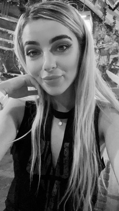 Rock music will never die. We all know that! 🥰✨  #OldRockDay I am online now. https://t.co/VAKjJaMPNQ @EvaAgencyLive<a href="/tag/oldrockday"class="tags"><span>#oldrockday</span></a>