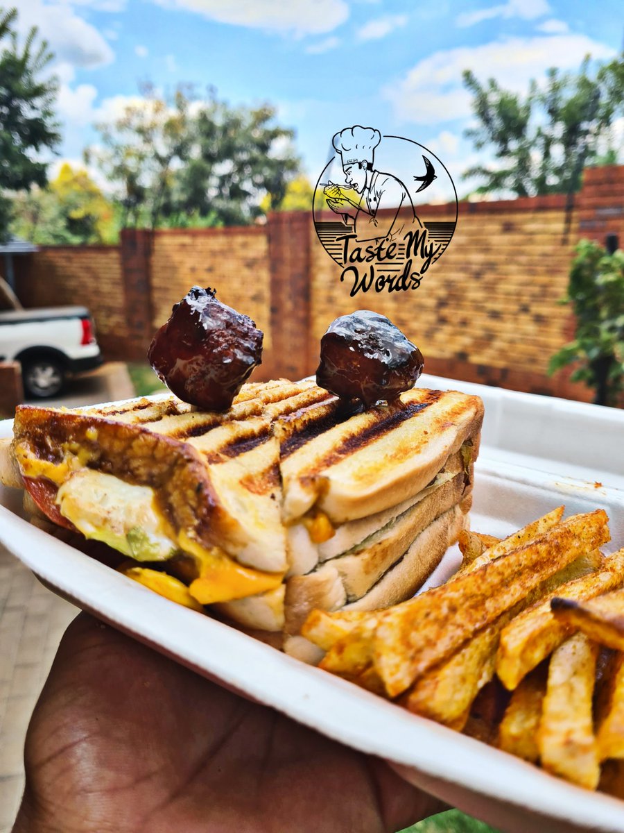 TasteMYWords1's tweet photo. Junk Food Friday's #Flavor_hour is ON 😁

Based at A5 Mamelodi West, 21 Tsweu Street 

Delivery fee:
R40 (Mamelodi, Eersterust, Equestria, Silverton) 
R70(Hatfield, Arcadia, Sunnyside, Central)
R100(Pretoria North, West, Centurion)

Order details WhatsApp:073 034 8695

#DJSBU https://t.co/vU0E7gLw0v