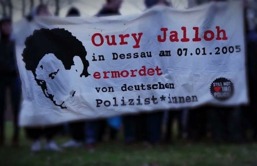In memory of Oury Jalloh, 07.01.2005 murdered by german police.