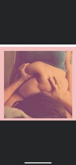 Idc what y&rsquo;all say. I like mines with a tummy. 😌😌 https://t.co/SE4SqOLsZP<a href="/tag/mytwitteranniversary"class="tags"><span>#mytwitteranniversary</span></a>