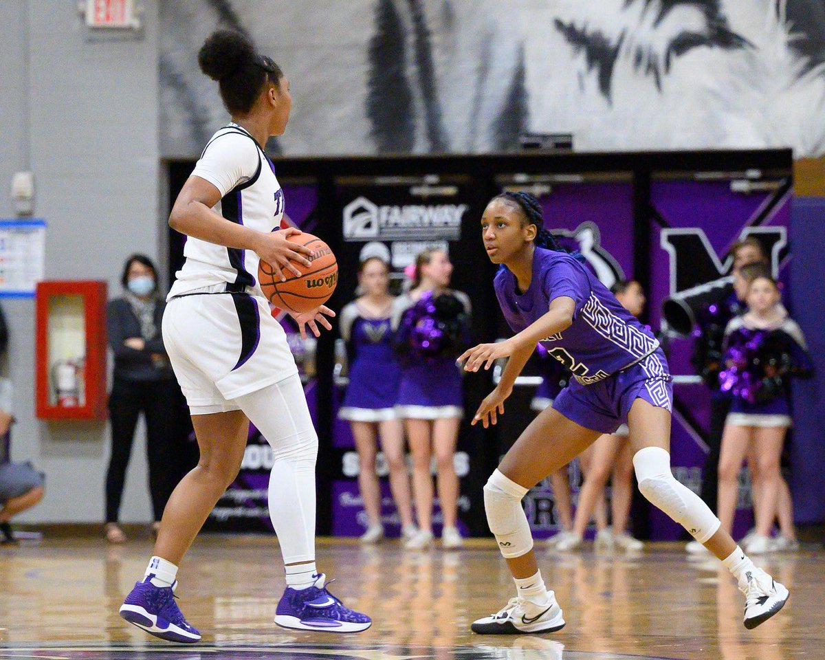 destiny_kyshe's tweet photo. This 5’9 freshman @VVHSgbb is really a problem #defensively #kyshe brings it #94feet every night for her coach @Matakas12 just look at those eyes 👀 even when she’s going against friends ! https://t.co/LDAkNMpAk4