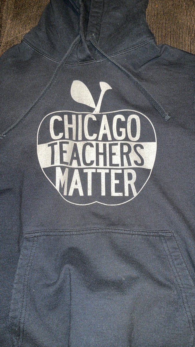 CPS has failed its students an teachers once again🤦🏽‍♂️as a cps student I can say the system sucks💯 and when they screwup they point the fingers at the teachers.NOT this time CTU is fighting for what’s right not just for them but the safety of their students 🍎#teacherlivesmatter
