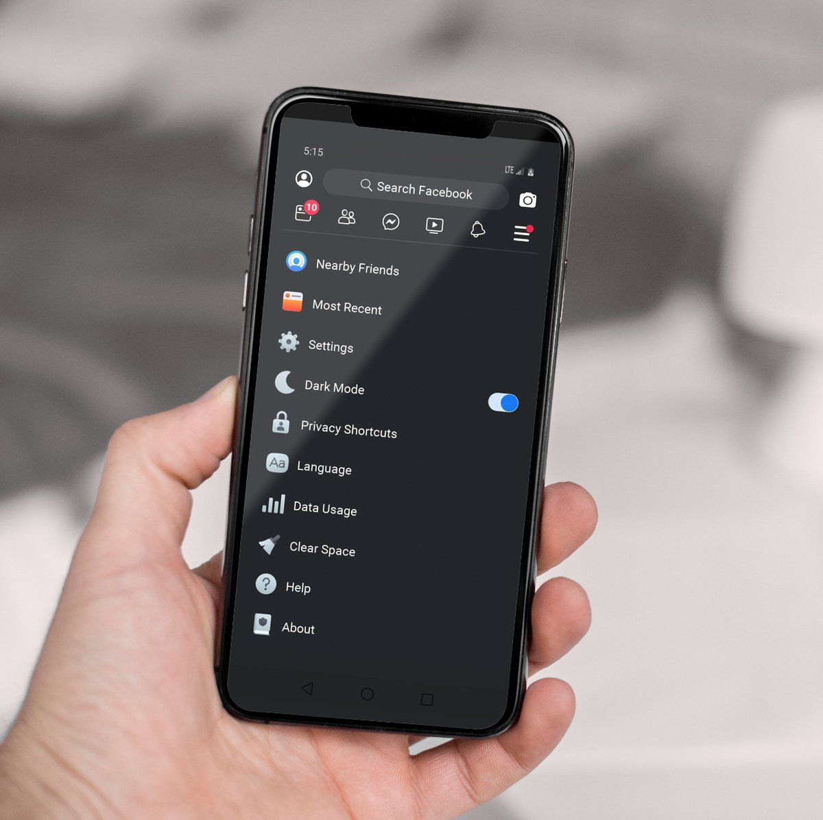 ¿Eres de los que prefiere el 'modo oscuro' en sus redes sociales? 🌑

¡Estás de suerte! 🍀 Facebook acaba de incluirlo en la aplicación tanto para Android como para iOS. Solo tienes que actualizar la app y ir a configuración ⚙️

#modooscuro #facebook #socialmedia #redessociales