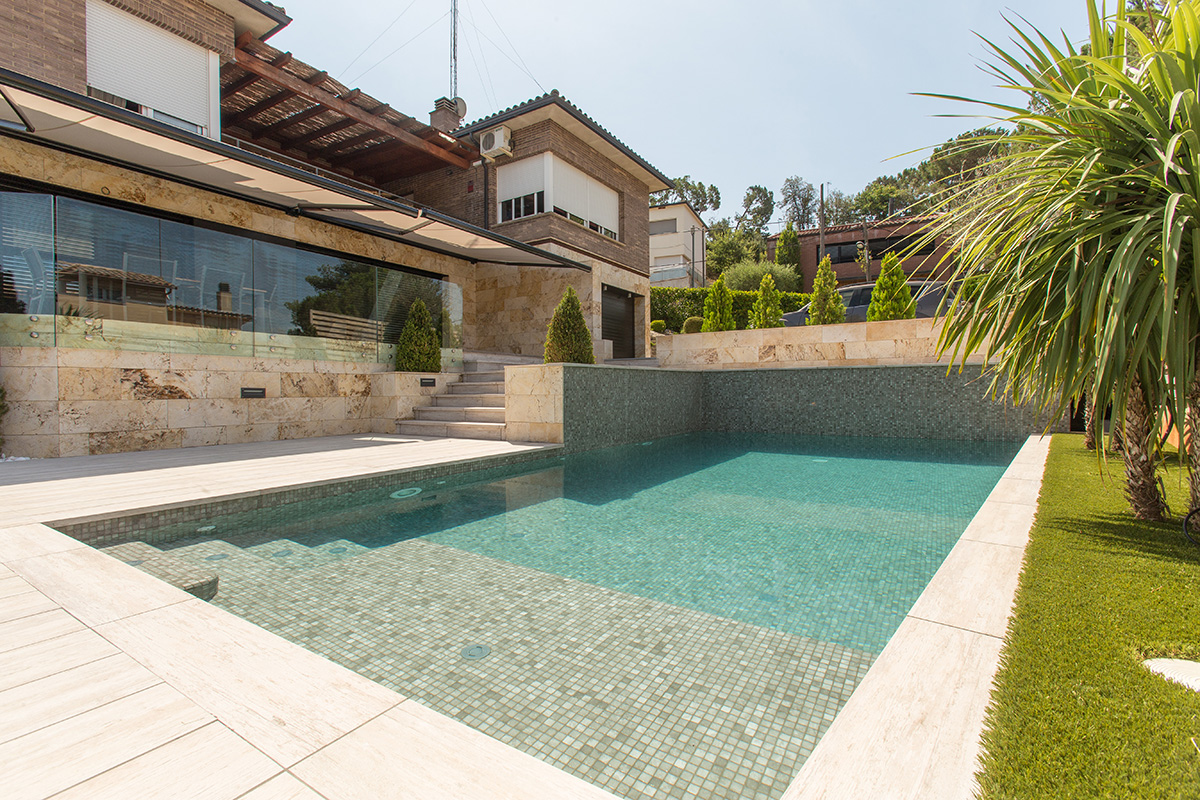 Les piscines són un dels espais més importants en un jardí, per aquesta raó, és important mantenir-lo bé i potser et fa falta realitzar la rehabilitació d'una piscina a Barcelona?
 #Accessoris #barcelona #obra #piscines #PiscinesVallès #rehabilitació

piscinesvalles.com/rehabilitacio-…