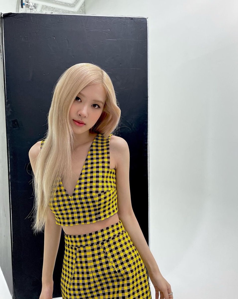picturesrosie's tweet photo. #로제 #ROSÉ 
🥰 https://t.co/OuO5rE4C0F