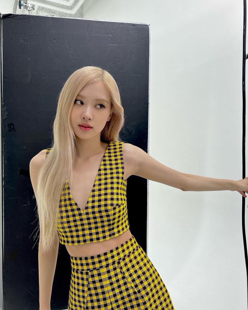 picturesrosie's tweet photo. #로제 #ROSÉ 
🥰 https://t.co/OuO5rE4C0F