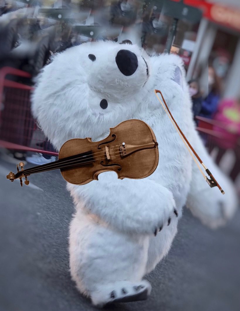 TodoArrow's tweet photo. Los memes del oso polar de la cabalgata de Cádiz se han pasado Twitter. 

NO PUEDO https://t.co/nQMjCgoIKi