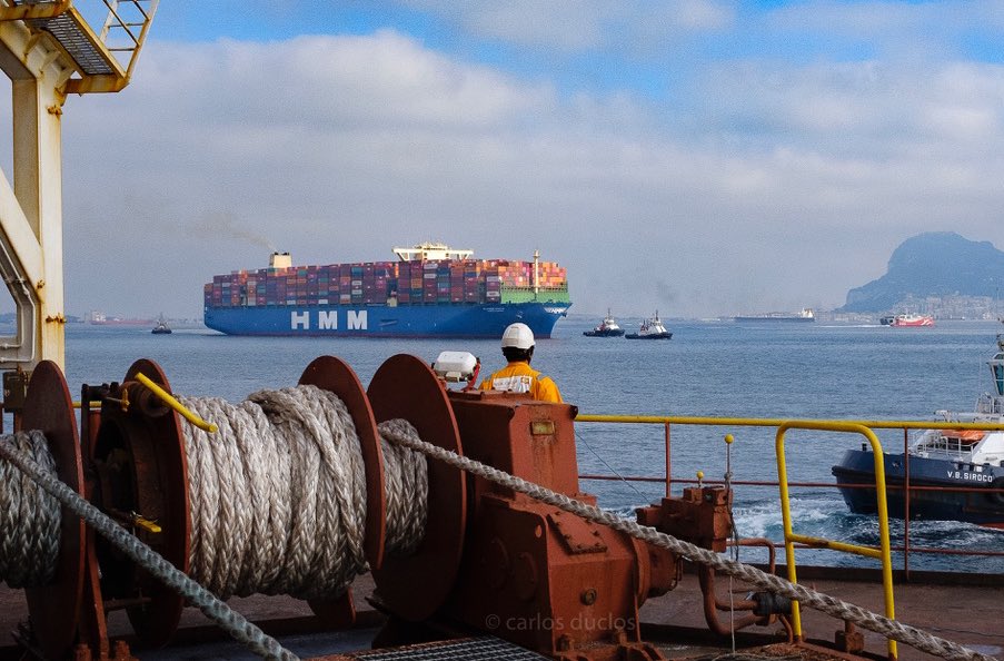 CarlosDuclos10's tweet photo. Llaman la atención 😳😳😳 attract attention #megaship #attracattention #ultralargecontainership #ulcs #containership #seagiants https://t.co/nFPfOYVsXG