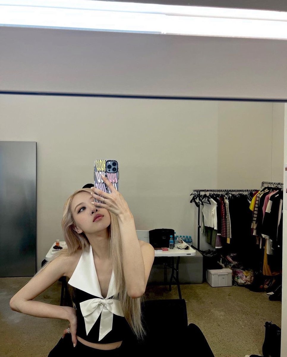 picturesrosie's tweet photo. #로제 #ROSÉ https://t.co/Pw0BzwbQOn