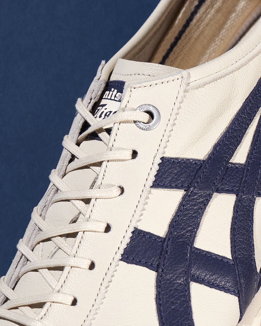 توییتر Onitsuka Tiger Japan در توییتر Mexico 66 Sd ピーコートカラーのオニツカタイガーストライプをコーディネートのワンポイントに T Co Xsl3hcznux オニツカタイガー T Co N37k4n8yrv