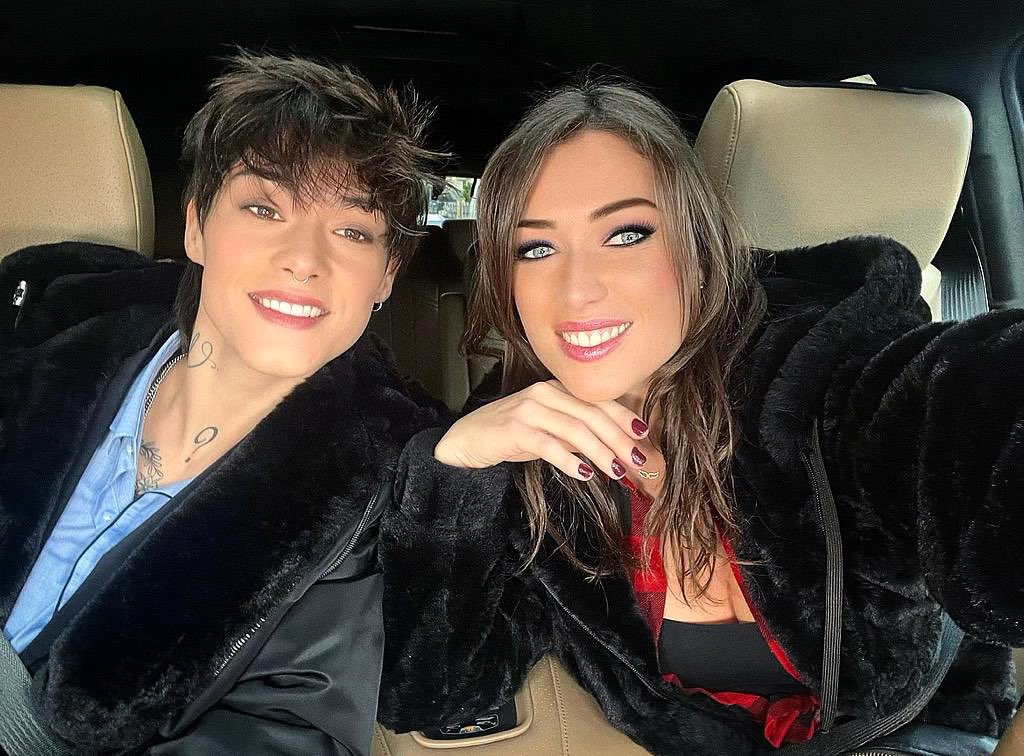 Elsa Esnoult tweet media