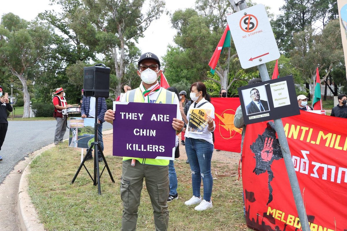 TTFR__Myanmar's tweet photo. Burmese people in Australia protested against the military dictatorship and @PeacePalaceKH HunSen who is a dictator too . #ASEANStopHunSen
#HunSenStayHome
#2022Jan7Coup
#WhatsHappeningInMyanmar https://t.co/WdL2pe67cs