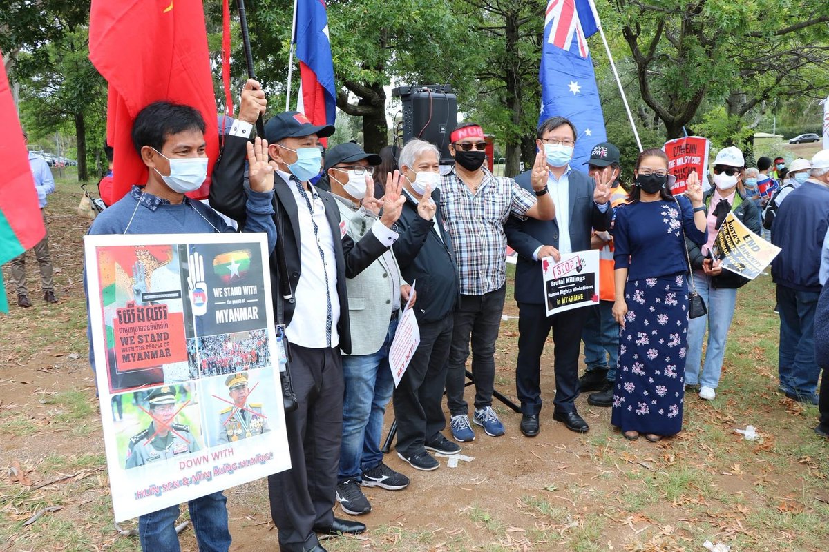 TTFR__Myanmar's tweet photo. Burmese people in Australia protested against the military dictatorship and @PeacePalaceKH HunSen who is a dictator too . #ASEANStopHunSen
#HunSenStayHome
#2022Jan7Coup
#WhatsHappeningInMyanmar https://t.co/WdL2pe67cs