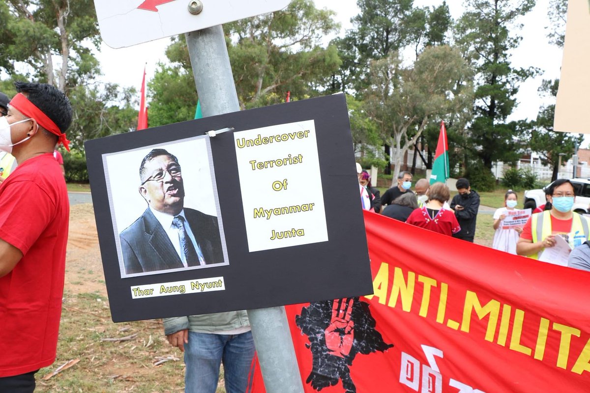 TTFR__Myanmar's tweet photo. Burmese people in Australia protested against the military dictatorship and @PeacePalaceKH HunSen who is a dictator too . #ASEANStopHunSen
#HunSenStayHome
#2022Jan7Coup
#WhatsHappeningInMyanmar https://t.co/WdL2pe67cs
