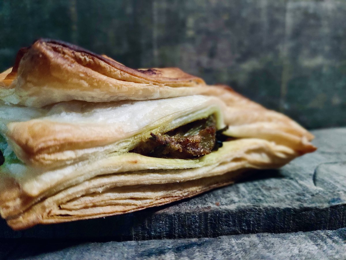 ItsbakedP's tweet photo. - V E G   P U F F -

Gorge on our super buttery and flaky veg puff filled with grandma’s special vegetable filling.A perfect snack to go with your late afternoon tea!

#vegpuff #puffs #itsbaked #bakery #baked #bake #bakedwithlove #vegetarian #mumbai #pune #foodporn #foodlovers https://t.co/OEU9udcPa6