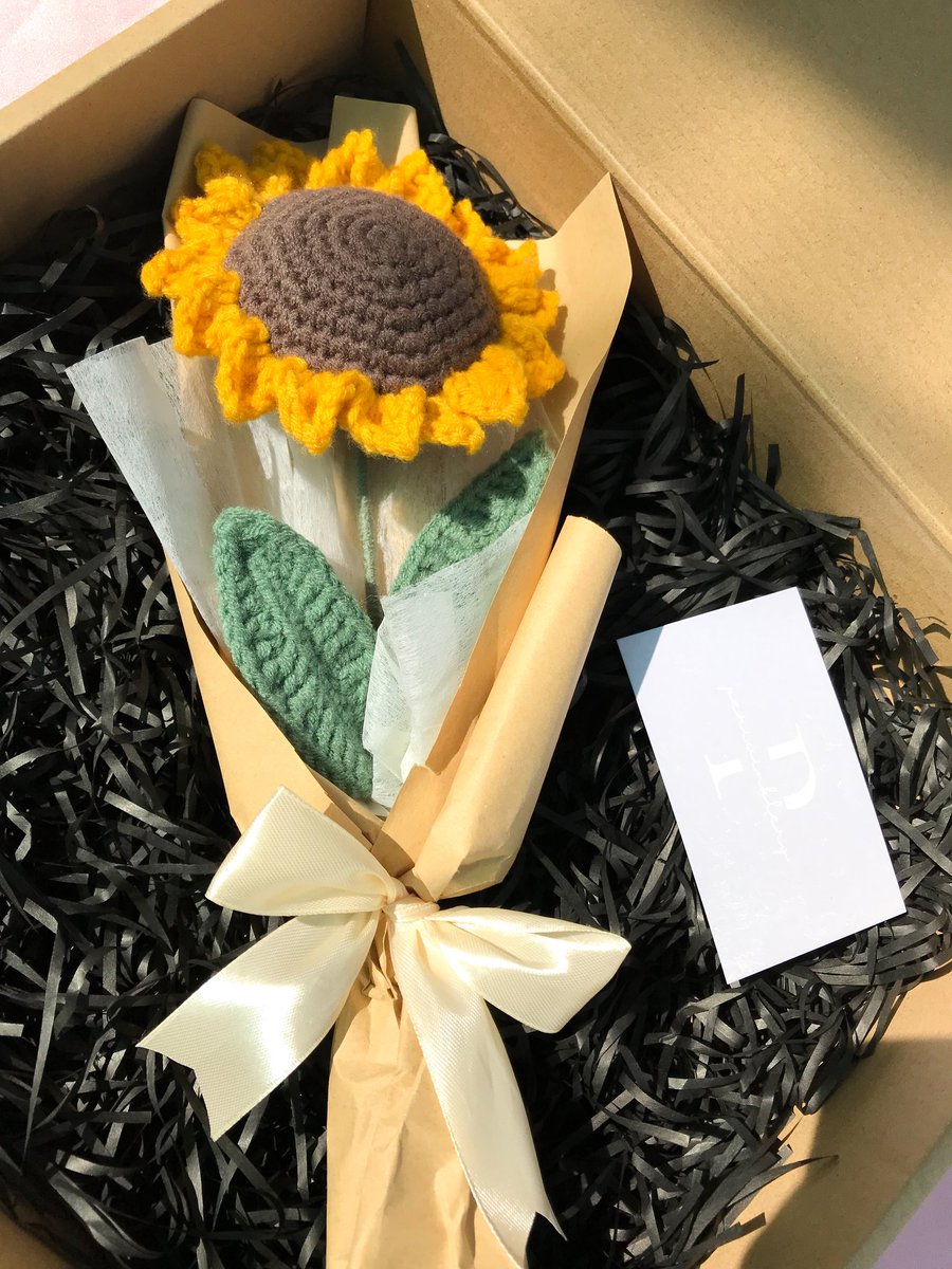nrhmira's tweet photo. hi everyone, i ada jual flower crochet bouquet 😚 price as low as rm13 only 
including box+wishcard! https://t.co/oV0Qcch7Bw