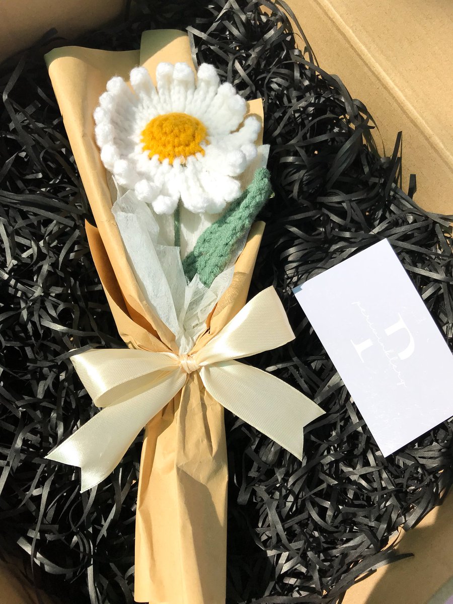 nrhmira's tweet photo. hi everyone, i ada jual flower crochet bouquet 😚 price as low as rm13 only 
including box+wishcard! https://t.co/oV0Qcch7Bw