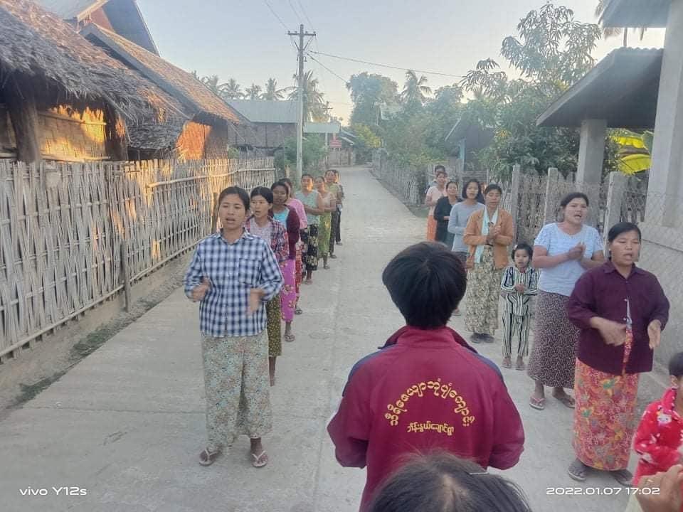 TTFR__Myanmar's tweet photo. Never cool-blooded people from YinnMarPin staged the protest as a daily basic . #ASEANStopHunSen
#HunSenStayHome
#2022Jan7Coup
#WhatsHappeningInMyanmar https://t.co/SMV0B5nUVb