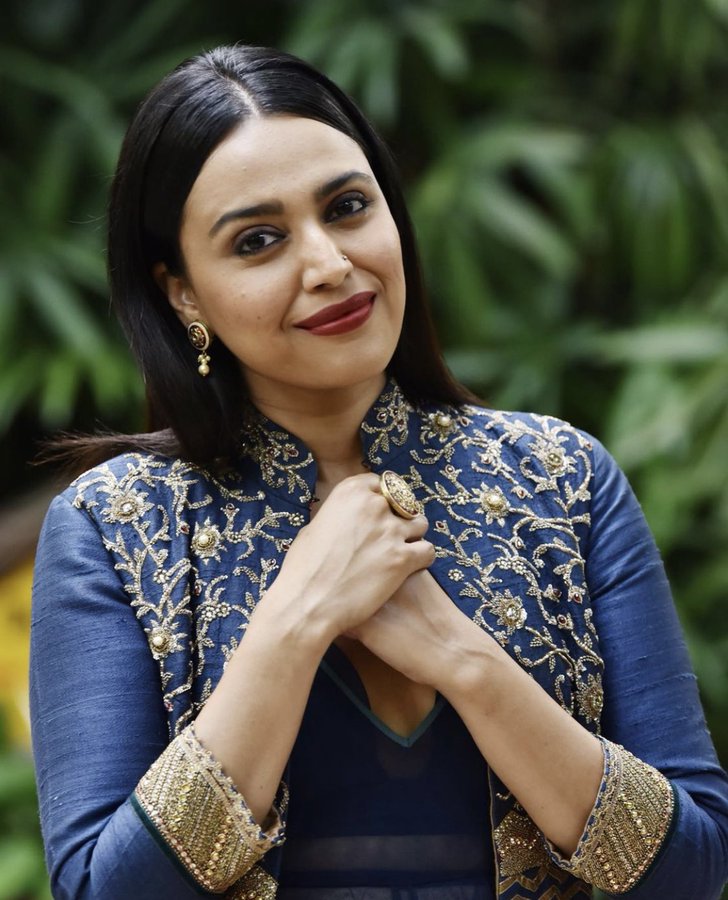Ganatunesadmin's tweet photo. #SwaraBhasker tests positive for Covid 19. We wish her a speedy recovery.

Follow @Ganatunesadmin https://t.co/BhaMg6lgy0